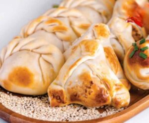 empandas ivi banqueteria santiago Deliciosas 20 Empanadas de Cóctel de Pino para tu evento en Santiago. Ideal para banquetería, catering, bodas, eventos corporativos, coctel y más. ¡Sabor tradicional para sorprender a tus invitados!