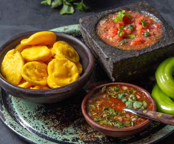 sopaipillas de coctel ivi banqueteria santiago 50 Sopaipillas de Cóctel para tu evento en Santiago. Banquetería, catering, bodas, empresas, coffe break y más. ¡El toque perfecto para tus celebraciones!